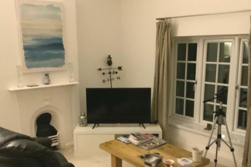 Seaview Cottage With Oodles Of Charm Sleeps 4 Портланд Екстериор снимка